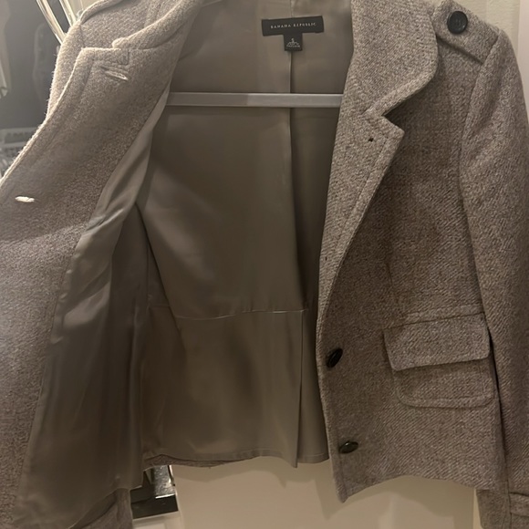 Banana Republic women’s blazer - Picture 5 of 7